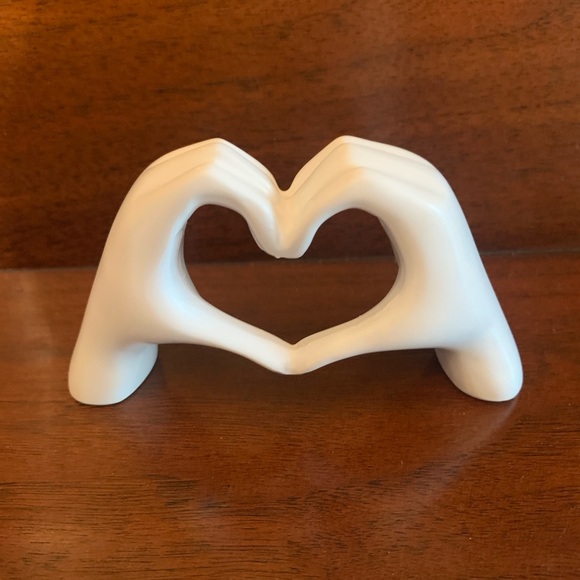 Resin Hands Heart Accent Sculpture - Picture 4 of 4